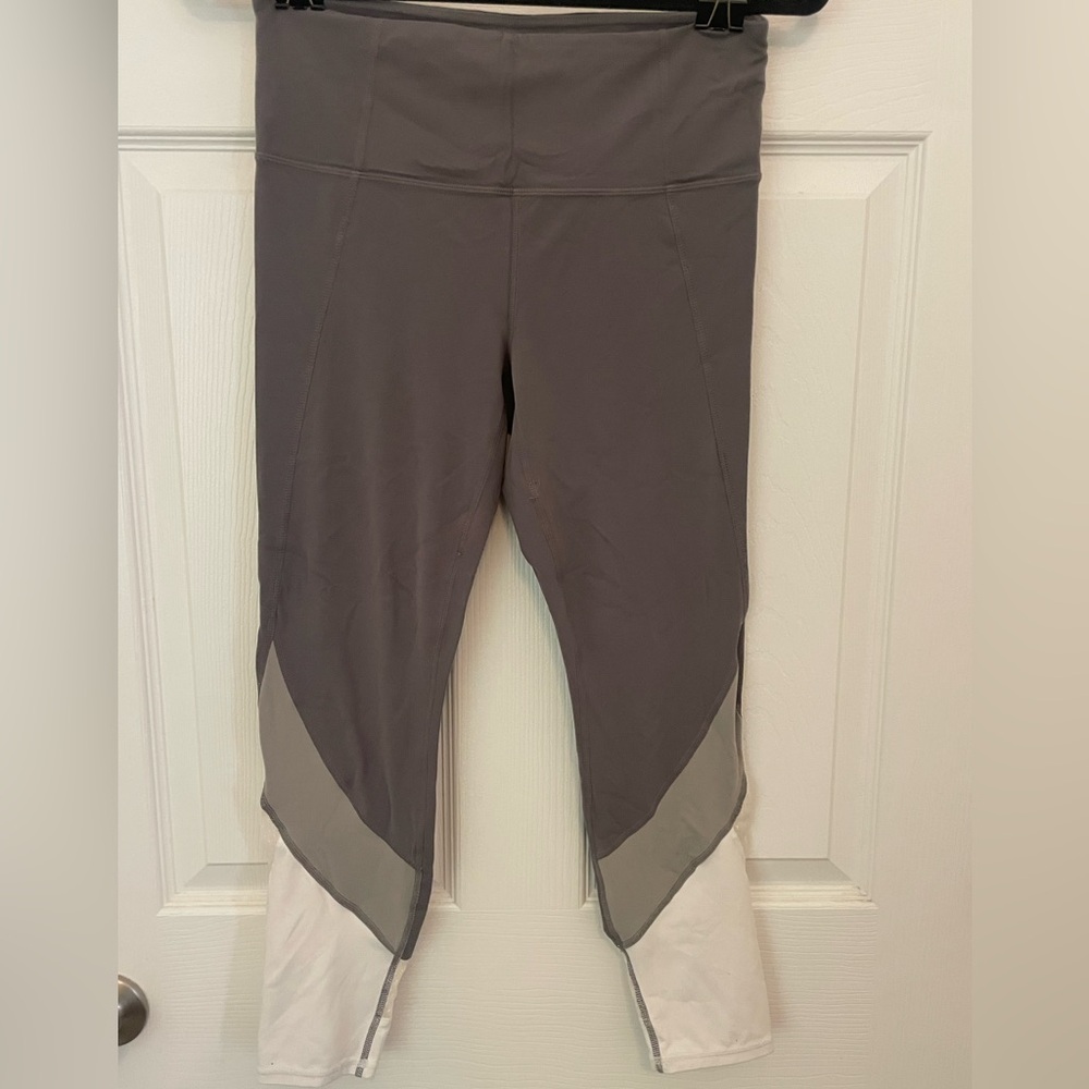 ATHLETA Gray and White Colorblock Mesh Cropped Leggings